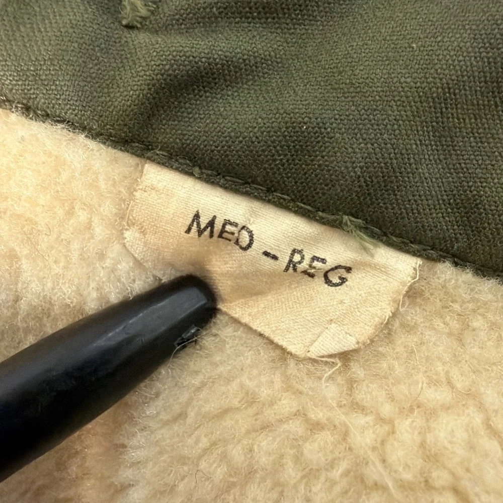 Vintage 1964 USAF Liner Jacket Men's Medium Green Wool Pile Coat Military 60s